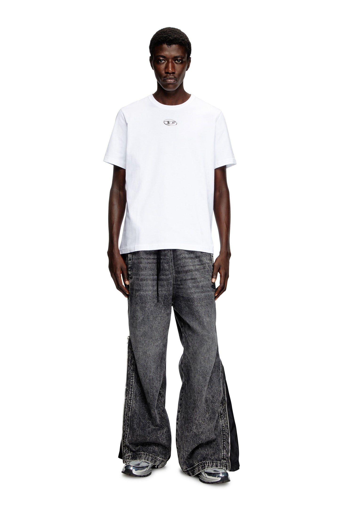 T-shirt with metallic Oval D