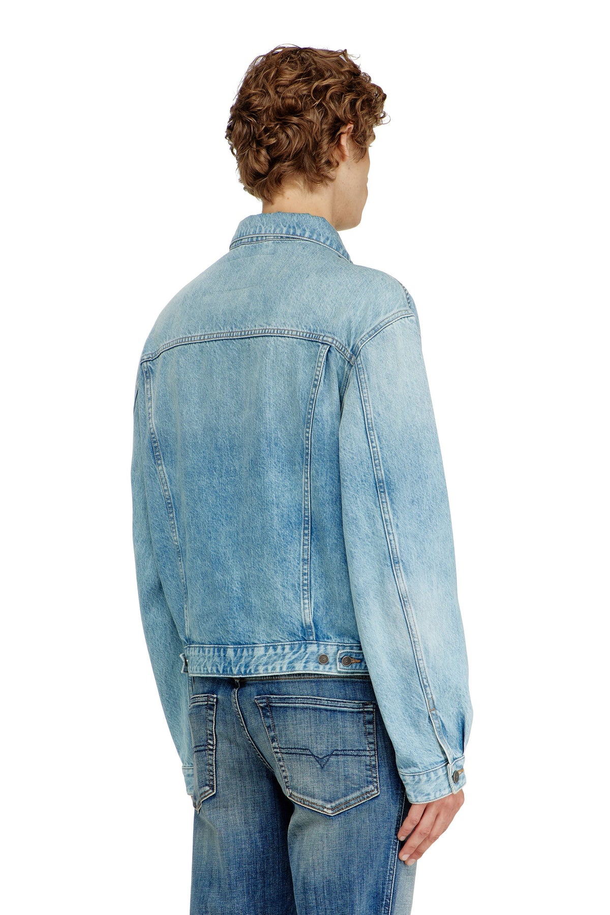 Trucker jacket in denim