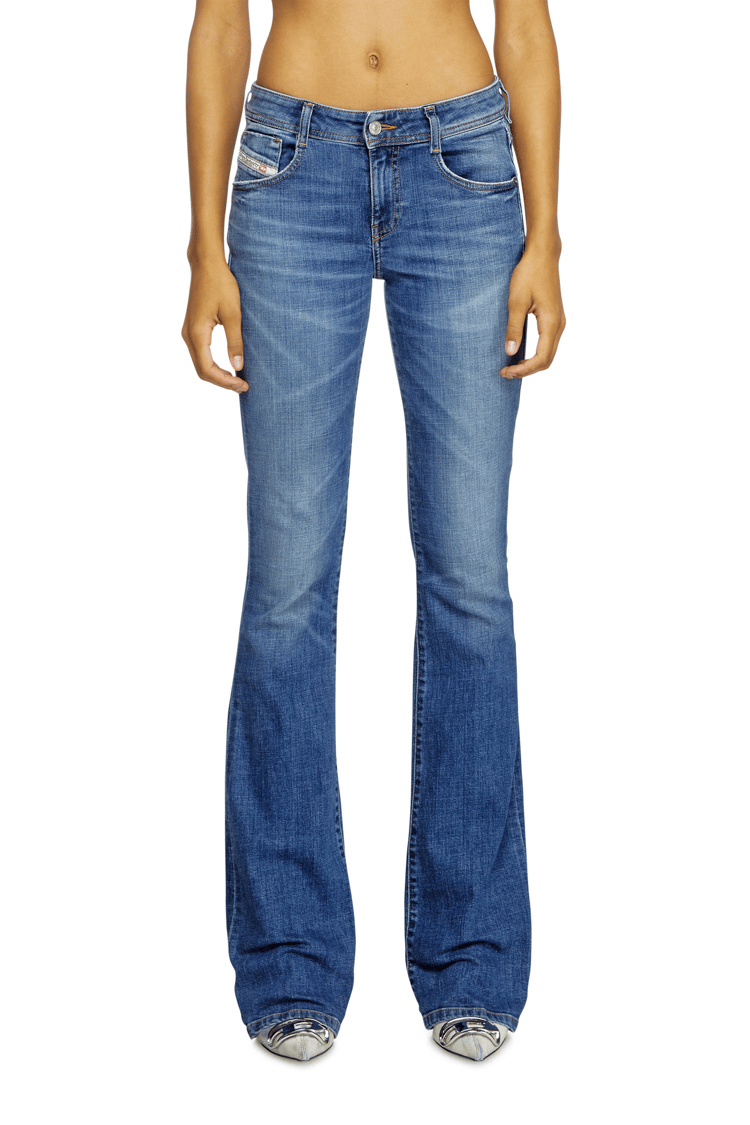 BOOTCUT